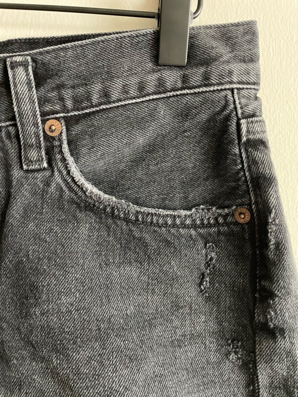 Agolde Parker black frayed distressed jean shorts jorts button fly high waist 26 - Picture 3 of 8